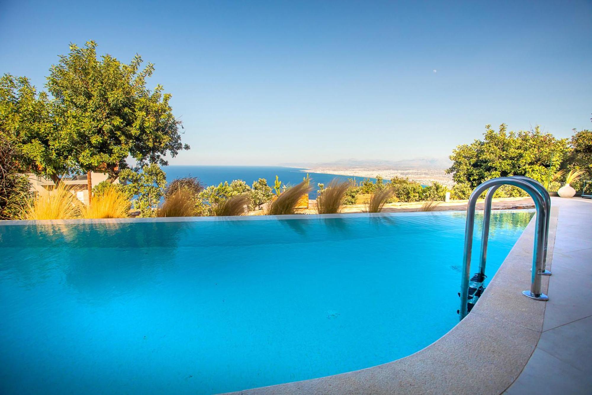 Plethora Luxury Suites Rodhiá Екстериор снимка